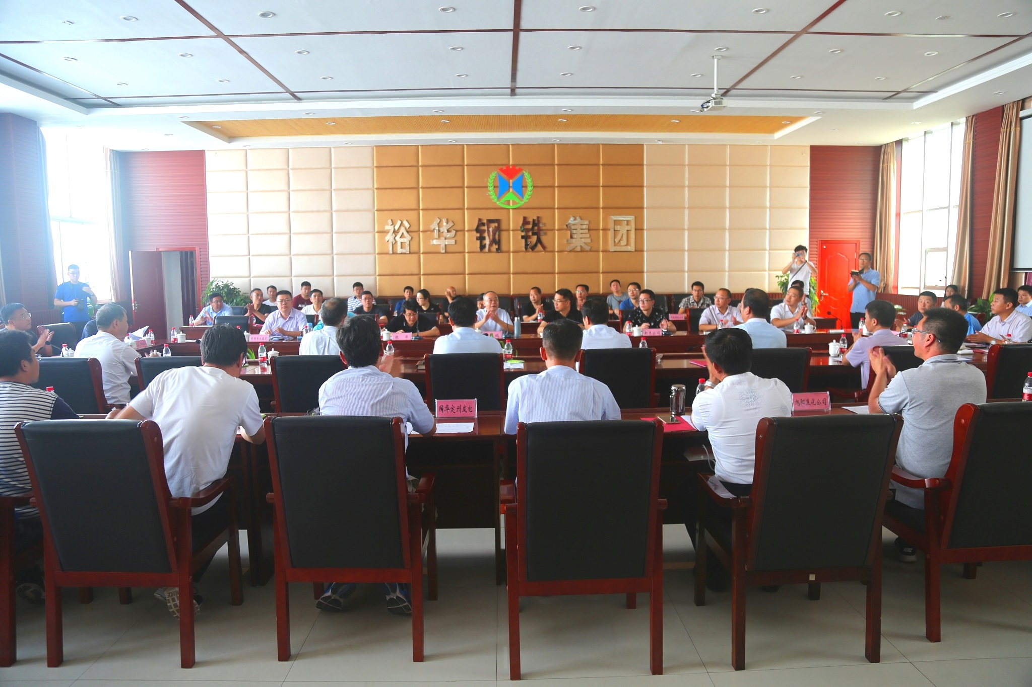 省環(huán)保廳副廳長(zhǎng)張桂生一行蒞臨我公司指導(dǎo)調(diào)研分表記電工作